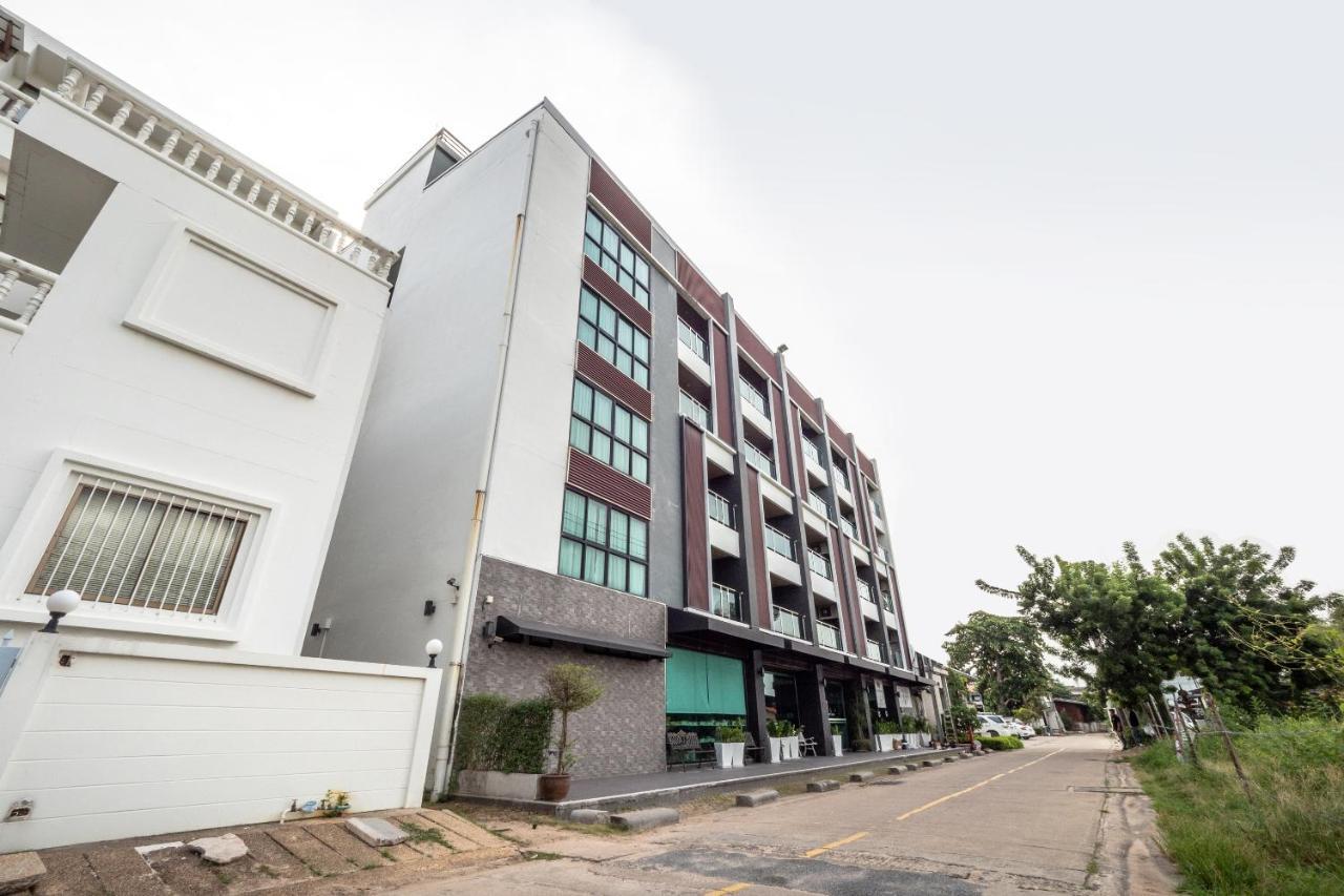 Capital O 1088 Golden Dragon Beach Resort Bang Lamung Exterior foto